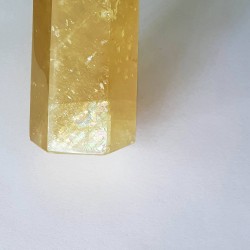 Golden Calcite Obelisk - 13.2 cm - inari.co.nz - The Crystal Rainbow