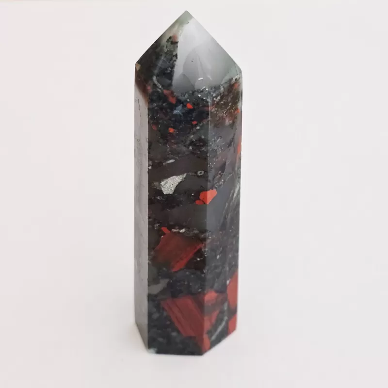 Bloodstone Mix Obelisk - 8.3 cm Bloodstone Mix Obelisk - 8.3 cm